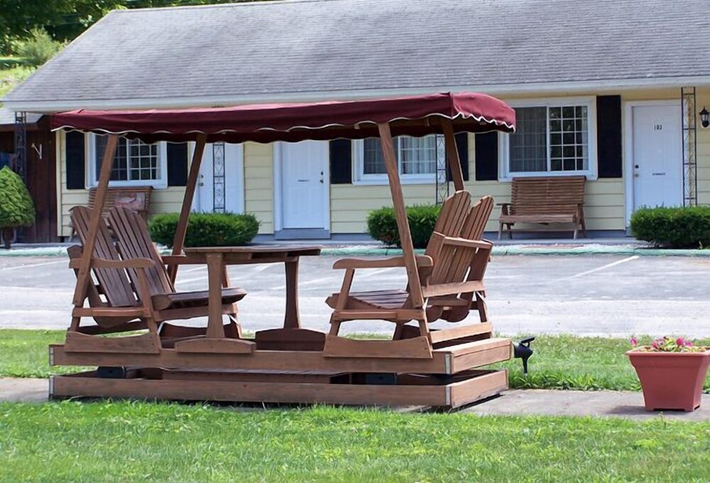 The Weathervane Motel - photo 14
