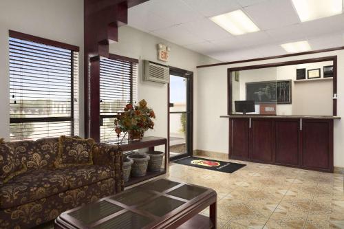Super 8 by Wyndham Carlsbad - photo 29