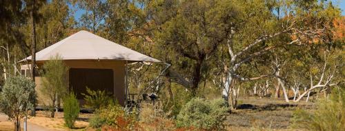 Squeakywindmill Boutique Tent B&B — 4-Star Luxury Hotel in Alice Springs, Australia