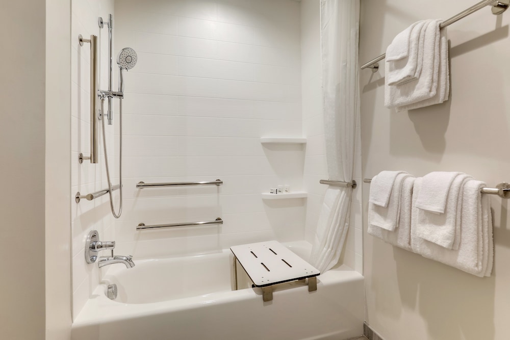 Holiday Inn Express Holly Springs Raleigh Area by IHG - photo 26