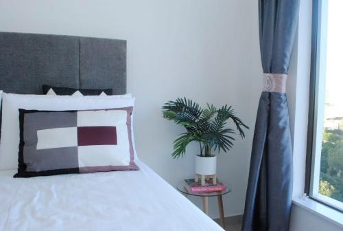ASTORIA 1BDR with a gym&pool with views