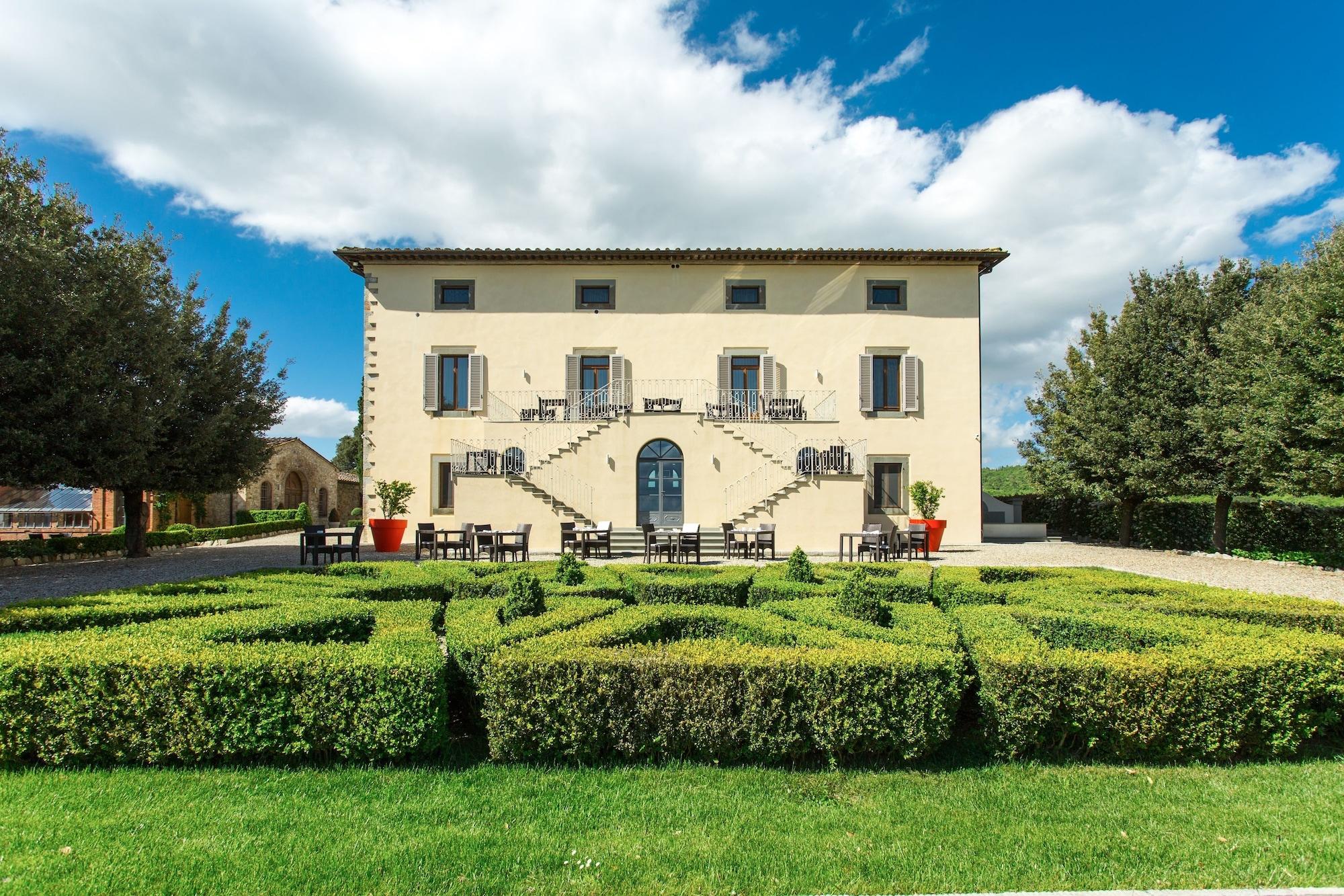 Castello La Leccia — 4-Star Luxury Hotel in Castellina In Chianti, Italy