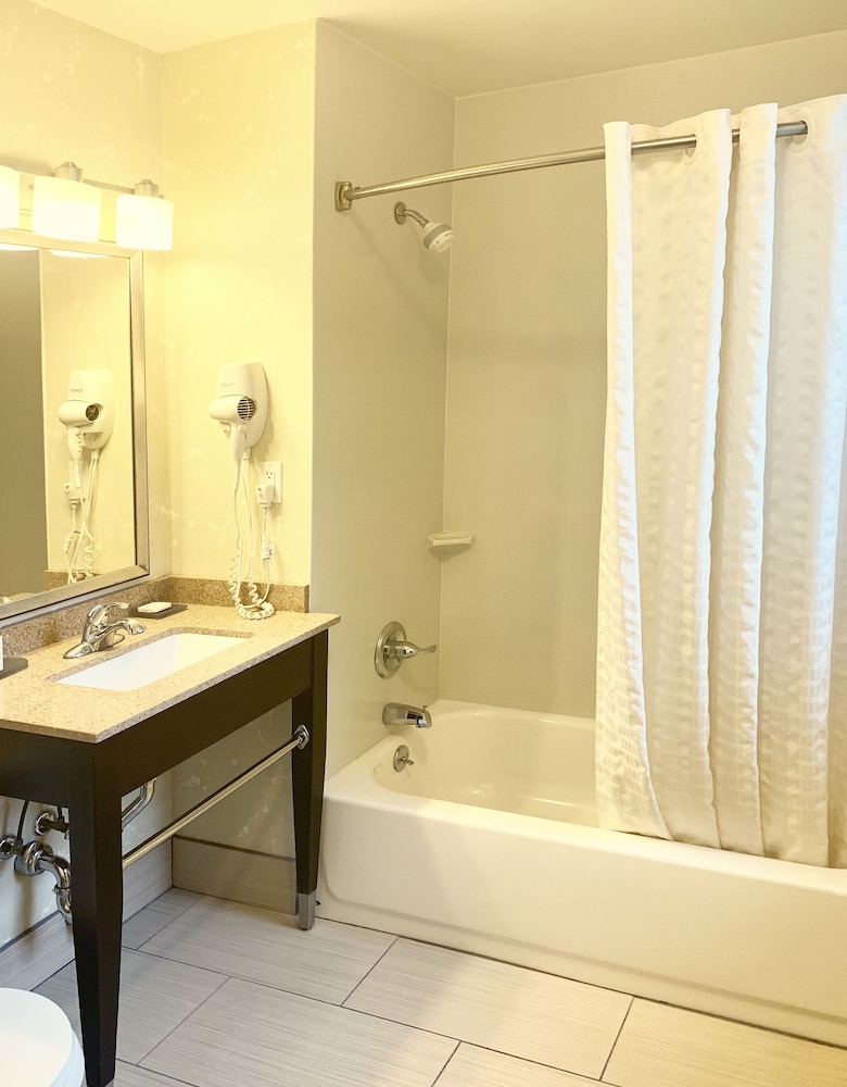 The Hotel @ Fifth Avenue - photo 32