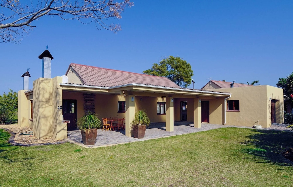 Chalet 40 Plettenberg Bay A tranquil location with beach access in large grounds ideal for families — 4-Star Luxury Hotel in Plettenberg Bay, South Africa