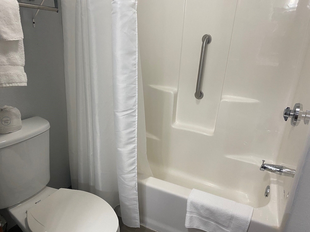 Baymont by Wyndham Danville IL - photo 11