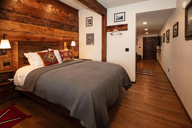 The Frenchman Suites - photo 17