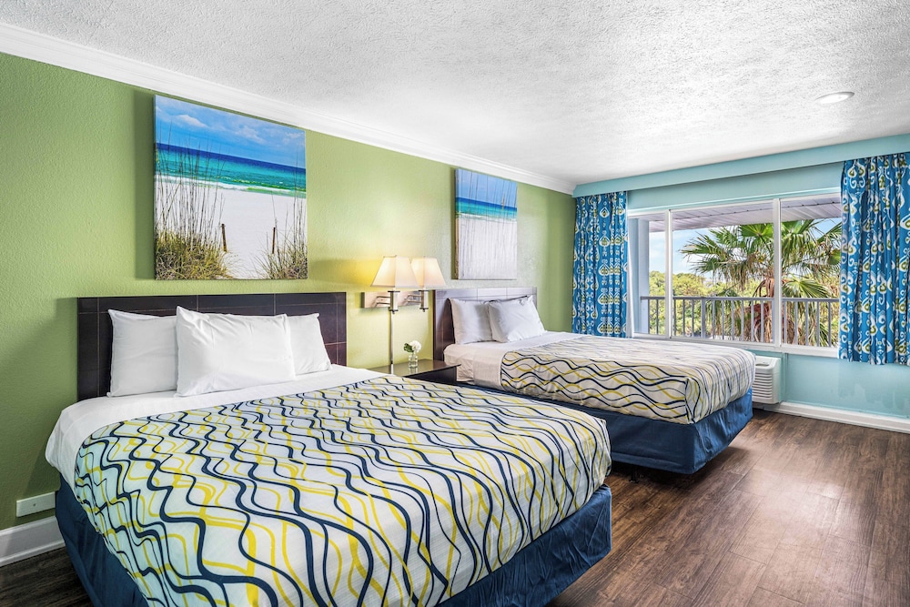 Boardwalk Beach Hotel - photo 25