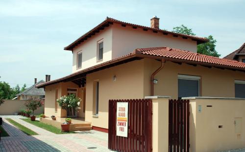Kálvin utcai Apartmanok — 4-Star Luxury Hotel in Hajduszoboszlo, Hungary