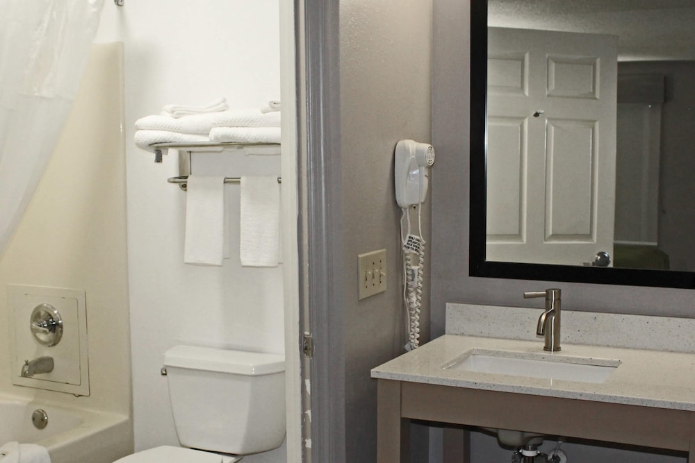 Quality Inn Scottsboro US 72 Lake Guntersville Area - photo 11