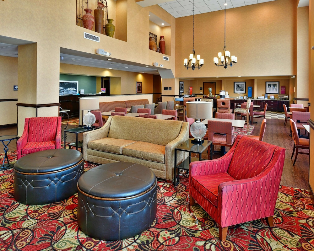 Hampton Inn & Suites Fredericksburg - photo 3