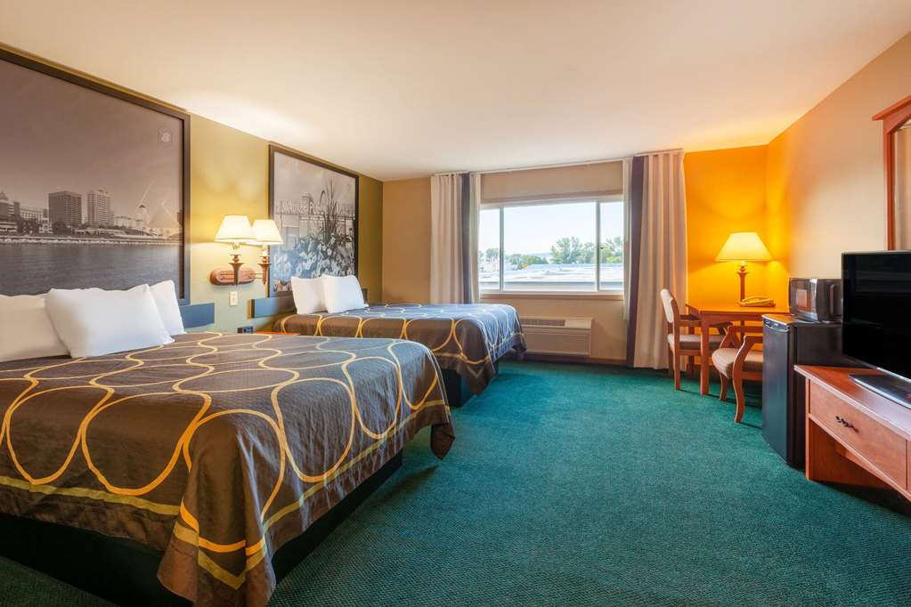 Super 8 by Wyndham Berlin WI - photo 17