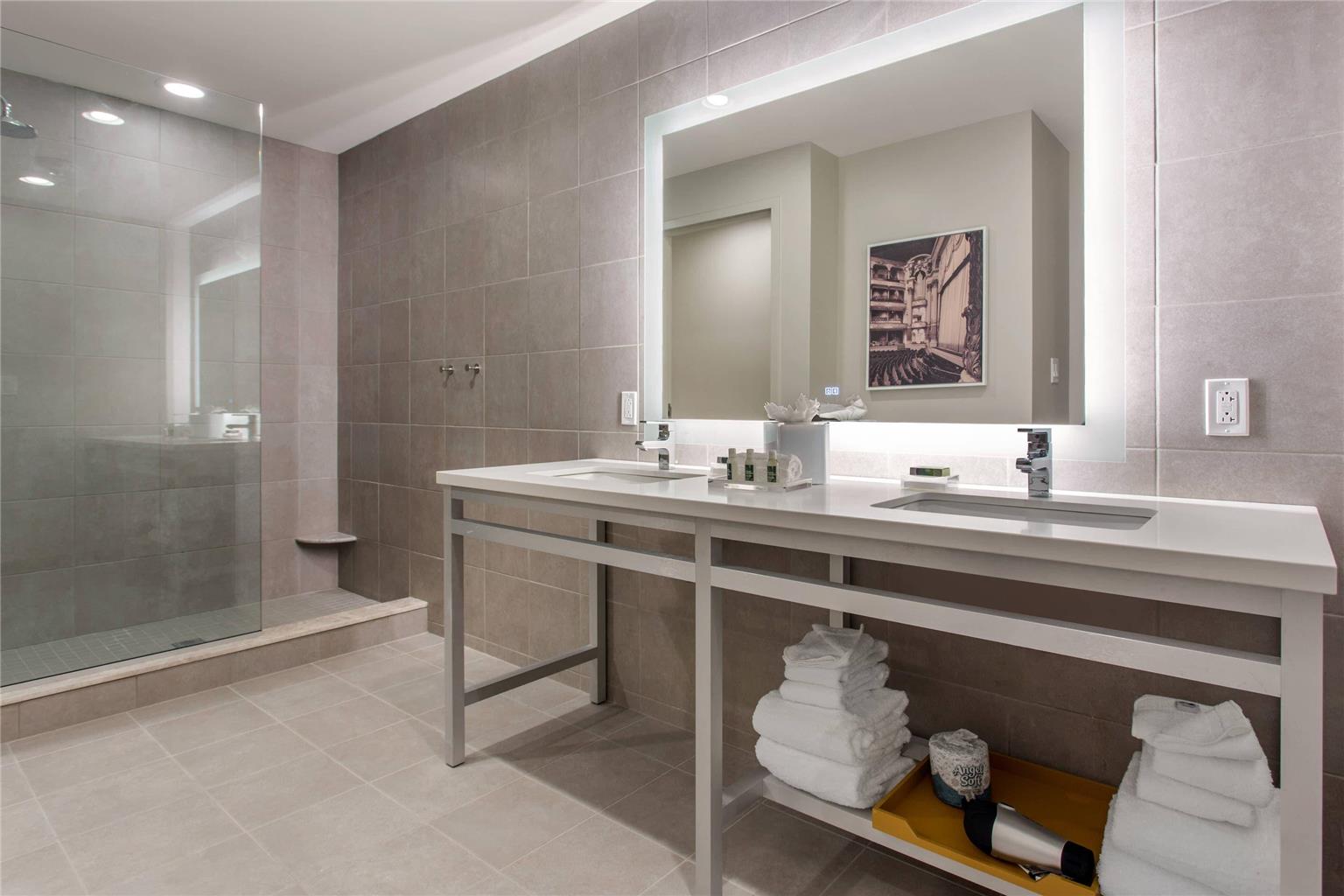 Cambria Hotel Philadelphia Downtown Center City - photo 23
