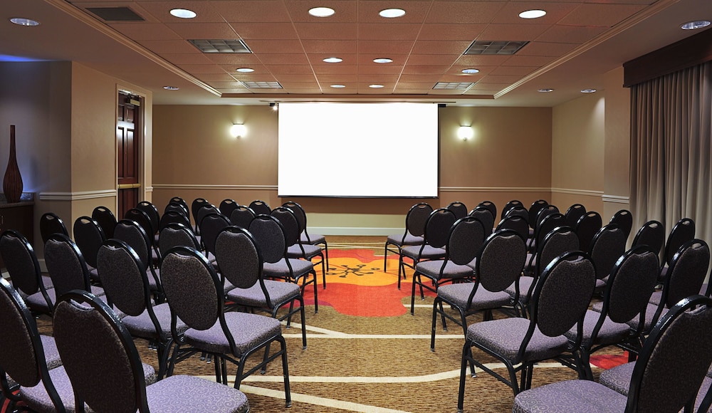 Hilton Garden Inn Virginia Beach Town Center - photo 37