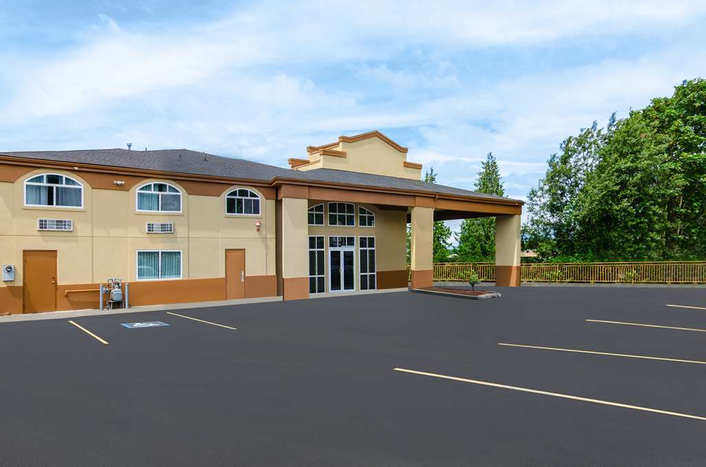 Red Lion Inn & Suites Des Moines - photo 2