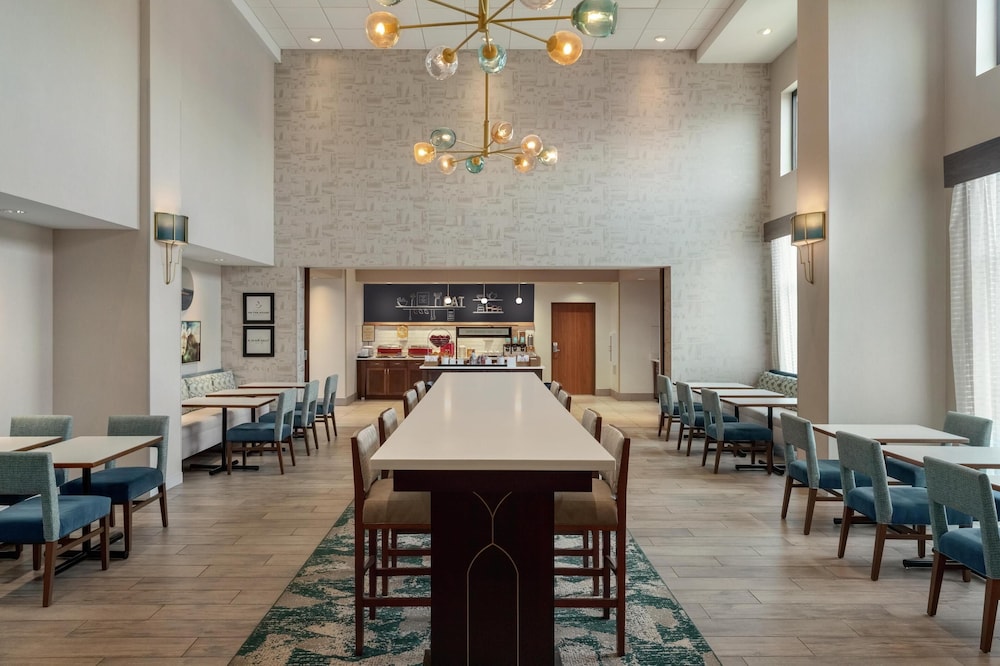 Hampton Inn & Suites Tampa Busch Gardens Area - photo 40