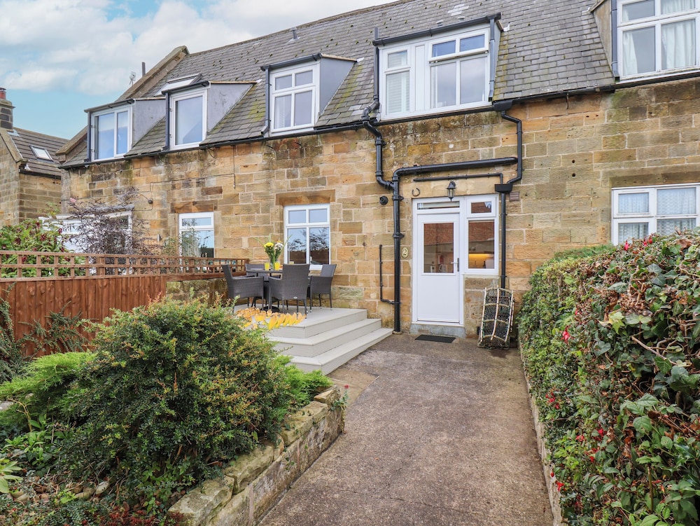 Maypole Cottage — 4-Star Luxury Hotel in Whitby, United Kingdom