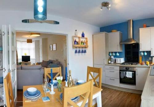 The Nets Fantastic 3 bedroom house with parking
