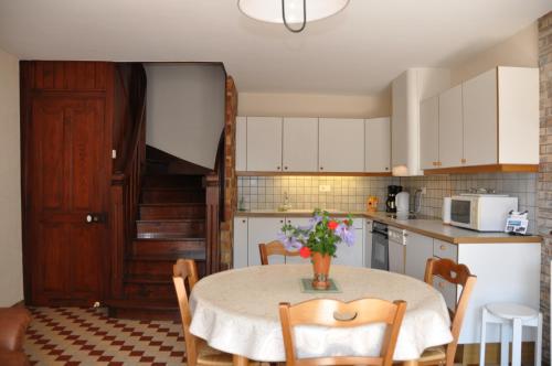 Les Weitchiis - carbon neutral hotel in Veyrier-Du-Lac
