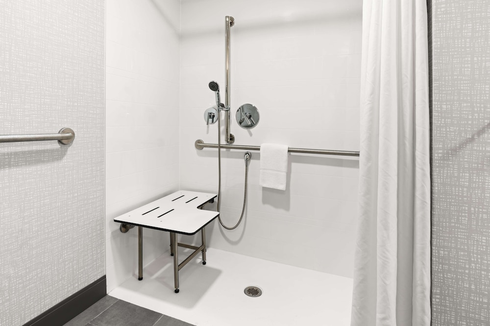 Hampton Inn Seekonk - photo 21