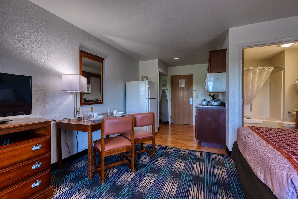 All Towne Suites - photo 15