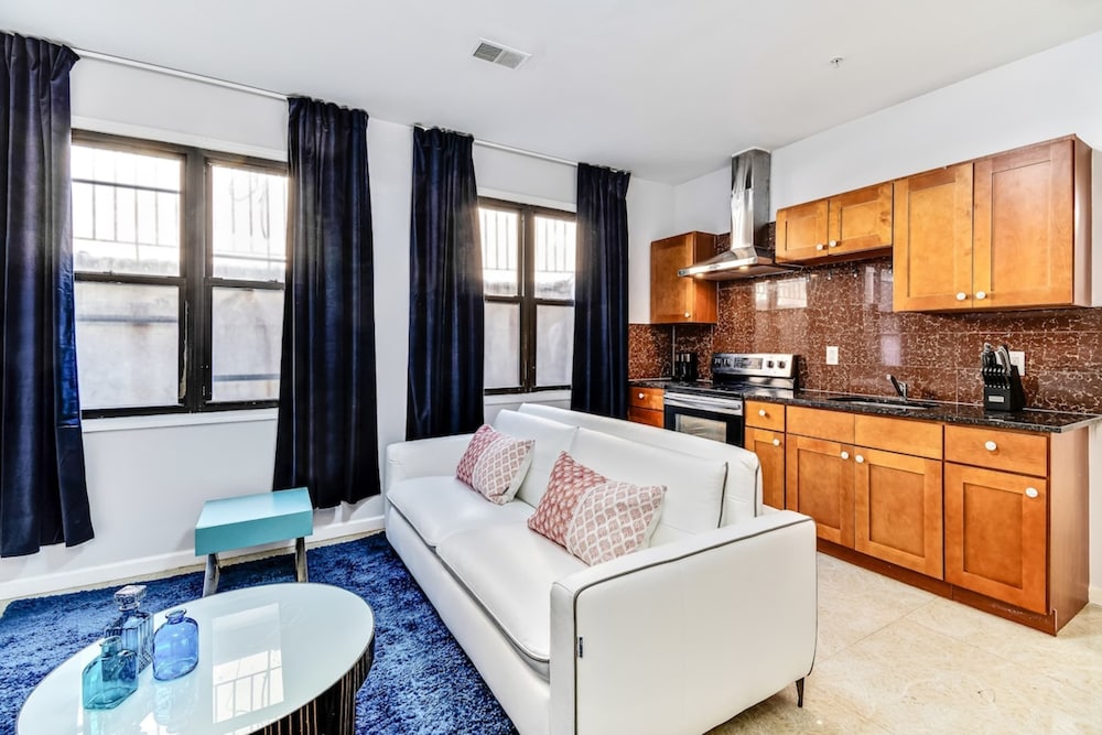 The Funky 2bd Apartment Next to the Convention Center and Reading Terminal Philadelphia — 4-Star Luxury Hotel in Philadelphia, United States