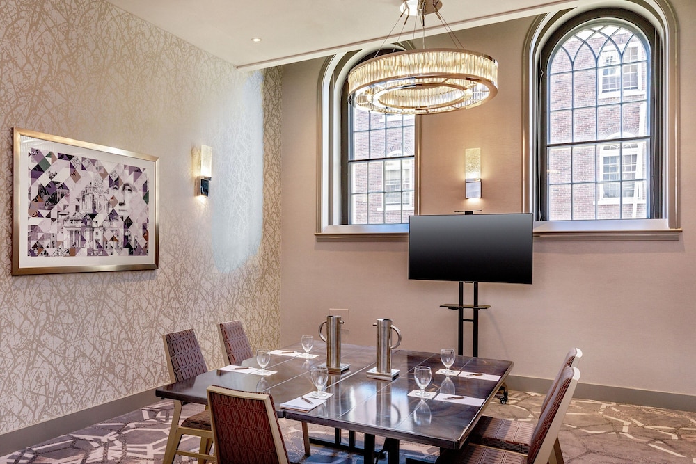 Sheraton Commander Hotel - photo 66