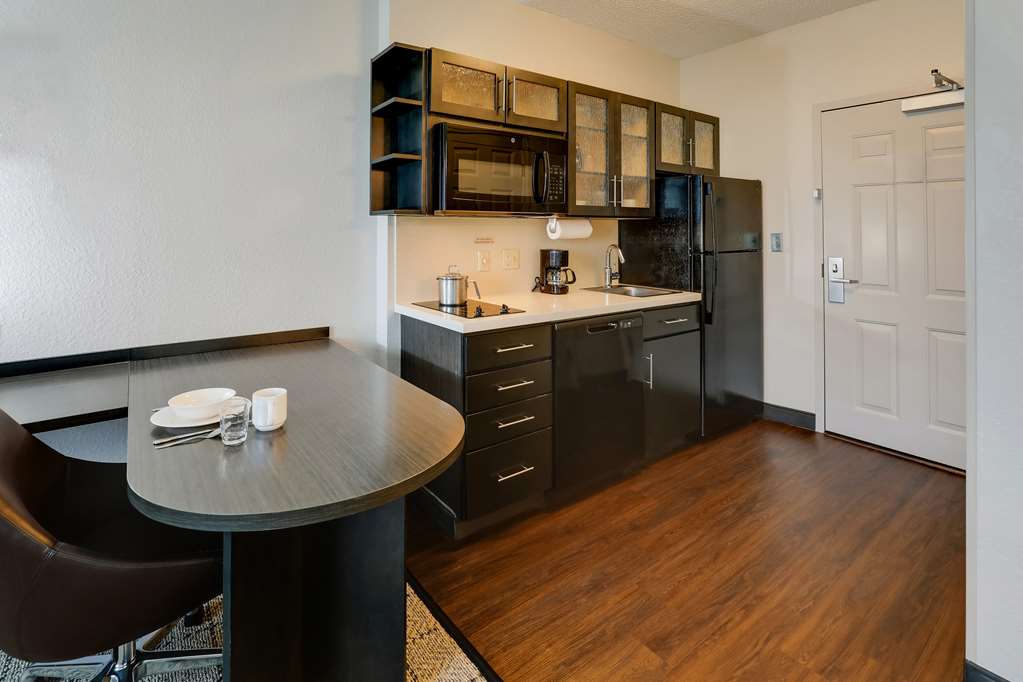 Sonesta Simply Suites Miami Airport Doral - photo 39