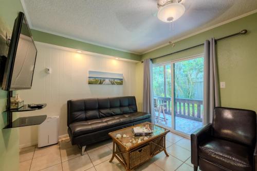Flamingos Hideaway Stylish 1BR Coastal Escape 155 — 4-Star Luxury Hotel in South Padre Island, United States