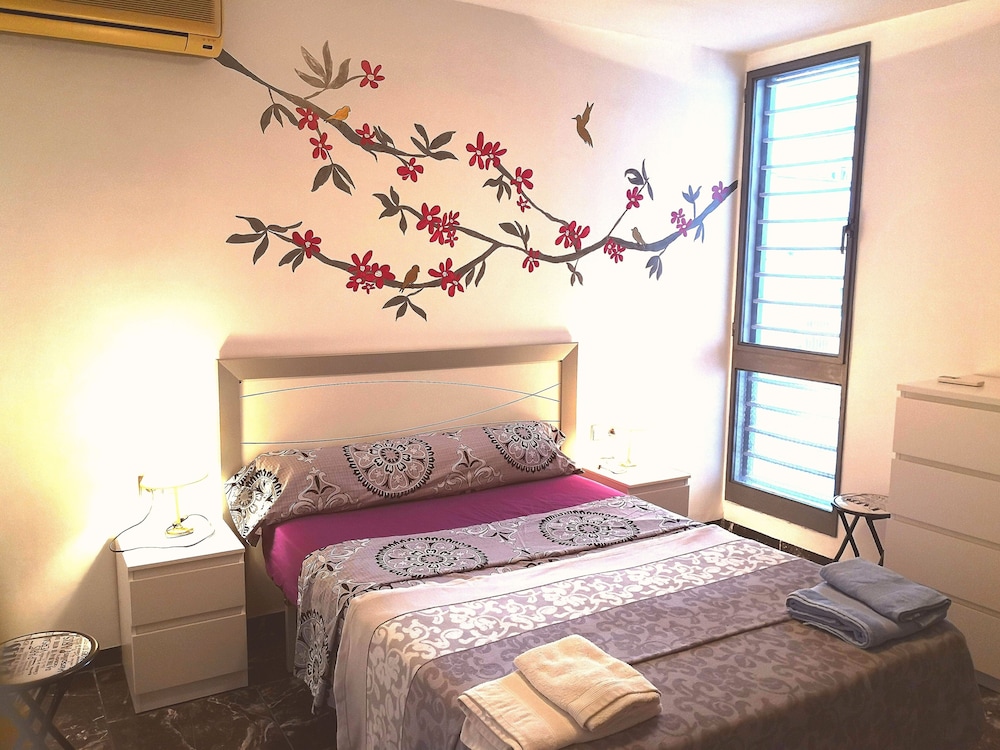 Duplex Near Center Wifi — Valencia