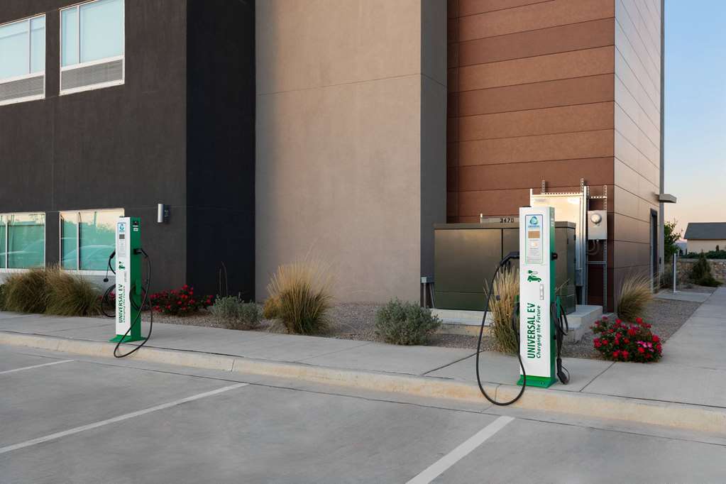 La Quinta Inn & Suites by Wyndham El Paso East Loop 375 - photo 18