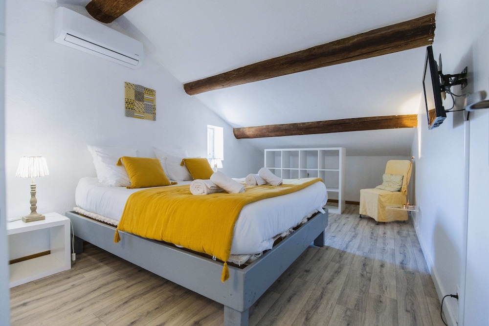 Manon En Luberon — 4-Star Luxury Hotel in Lagnes, France