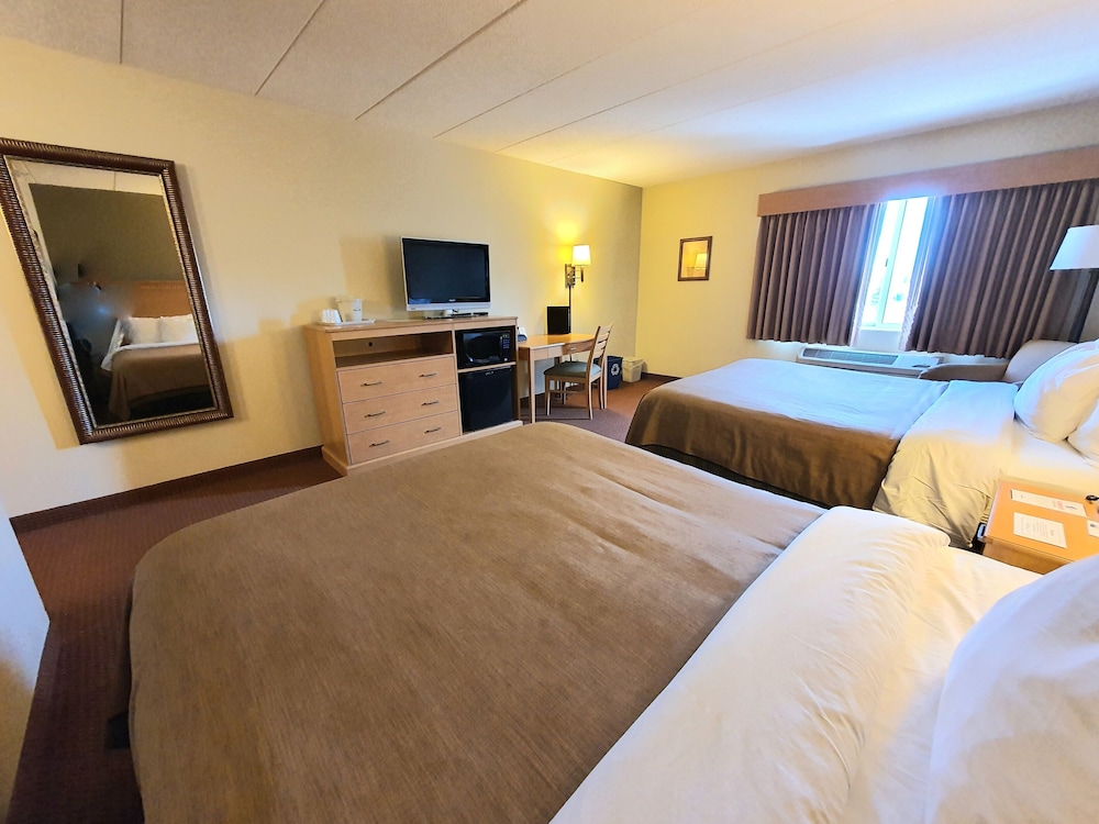 AmeriVu Inn & Suites Waconia - photo 40
