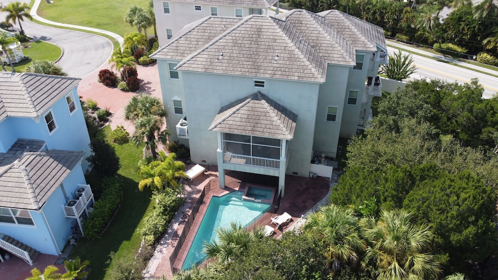 Luxury Gulf Beach Living Coronas Gris in Siesta Key, United States