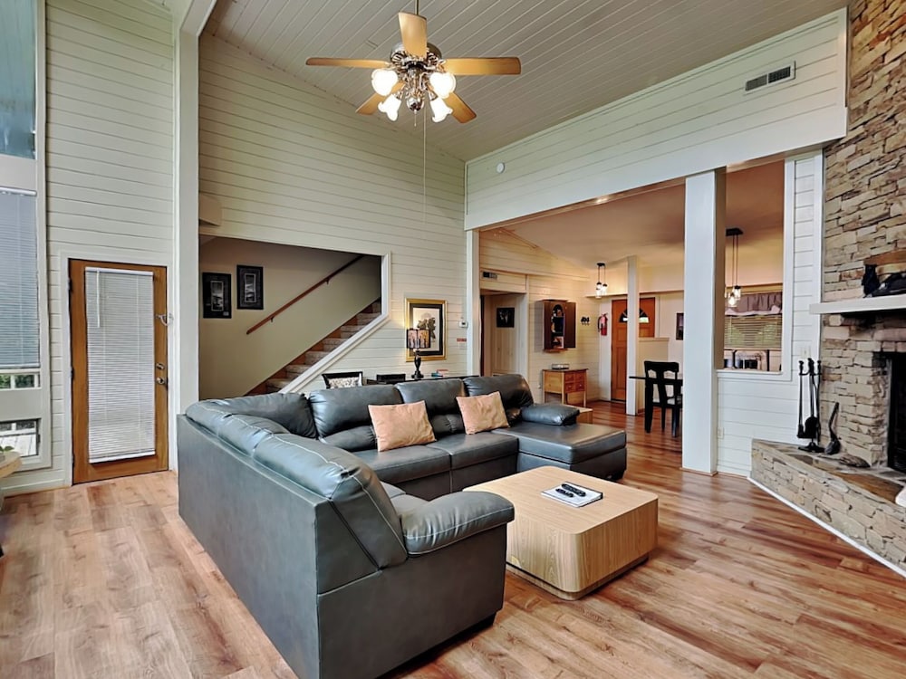 Woodshed by Jackson Mountain Rentals — 4-Star Luxury Hotel in Gatlinburg, United States
