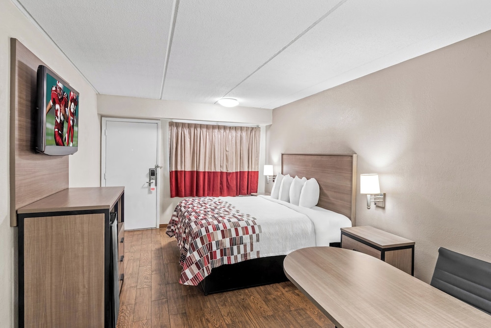Red Roof Inn Jackson Downtown Fairgrounds - photo 16