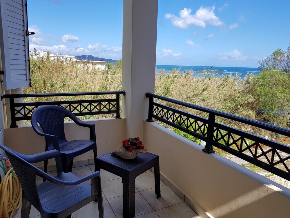 Sky & Sea 2 — 4-Star Luxury Hotel in Chania, Greece