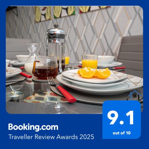 Garfield House 3 bed house sleeps 7 Nr Rushden Lakes allocated parking corporates welcome — 4-Star Luxury Hotel in Wellingborough, United Kingdom