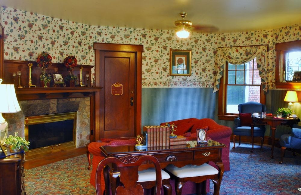Arbor Hill Inn - photo 13