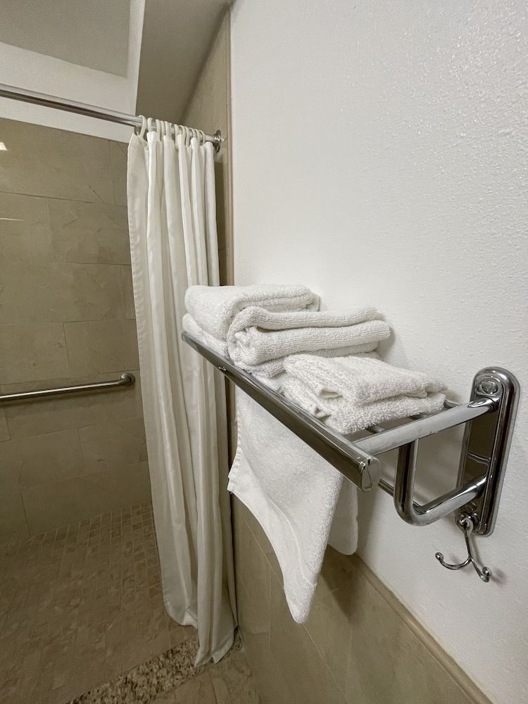 Chino Motel - photo 28