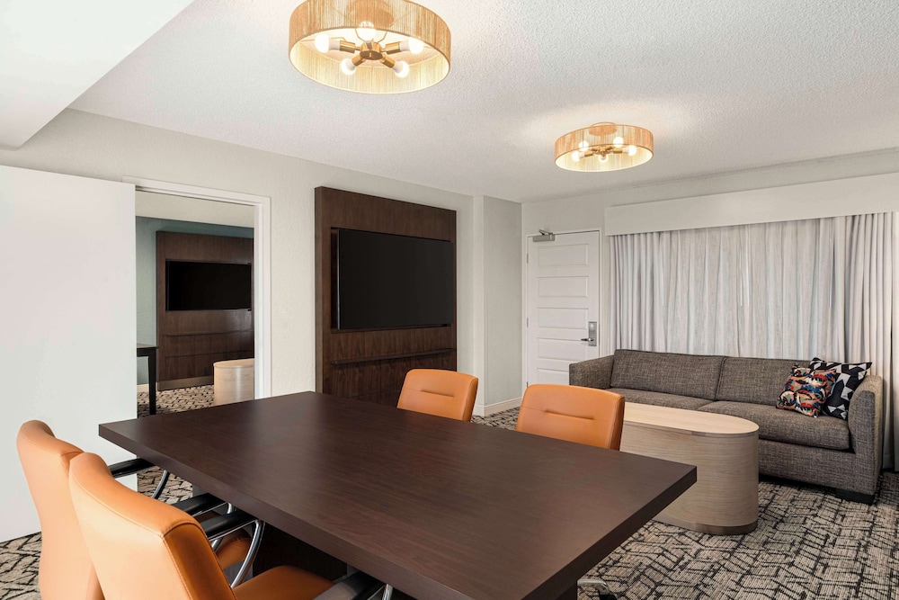 Embassy Suites by Hilton Fort Lauderdale 17th Street - photo 30