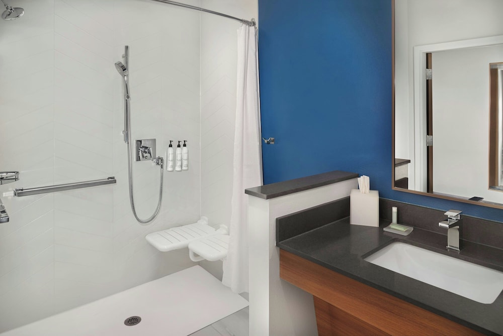 Fairfield Inn & Suites Columbus - photo 12