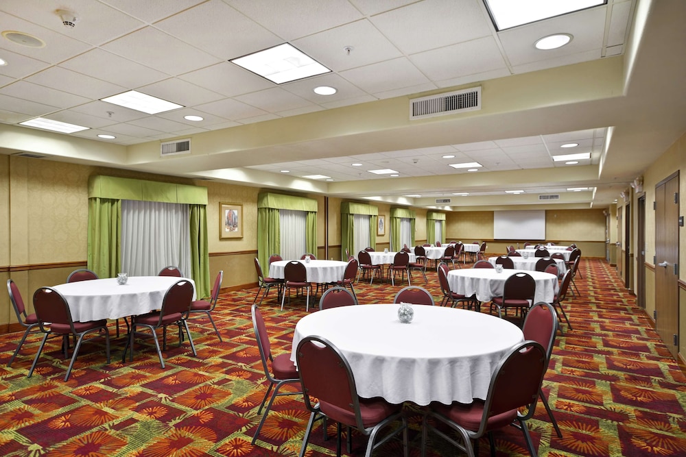 Hampton Inn & Suites Yuma - photo 49