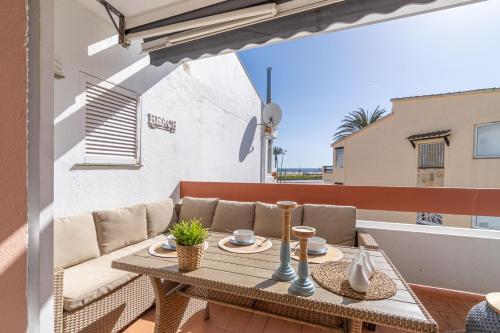1012 Apartamento Cerca De La Playa — 4-Star Luxury Hotel in Empuriabrava, Spain