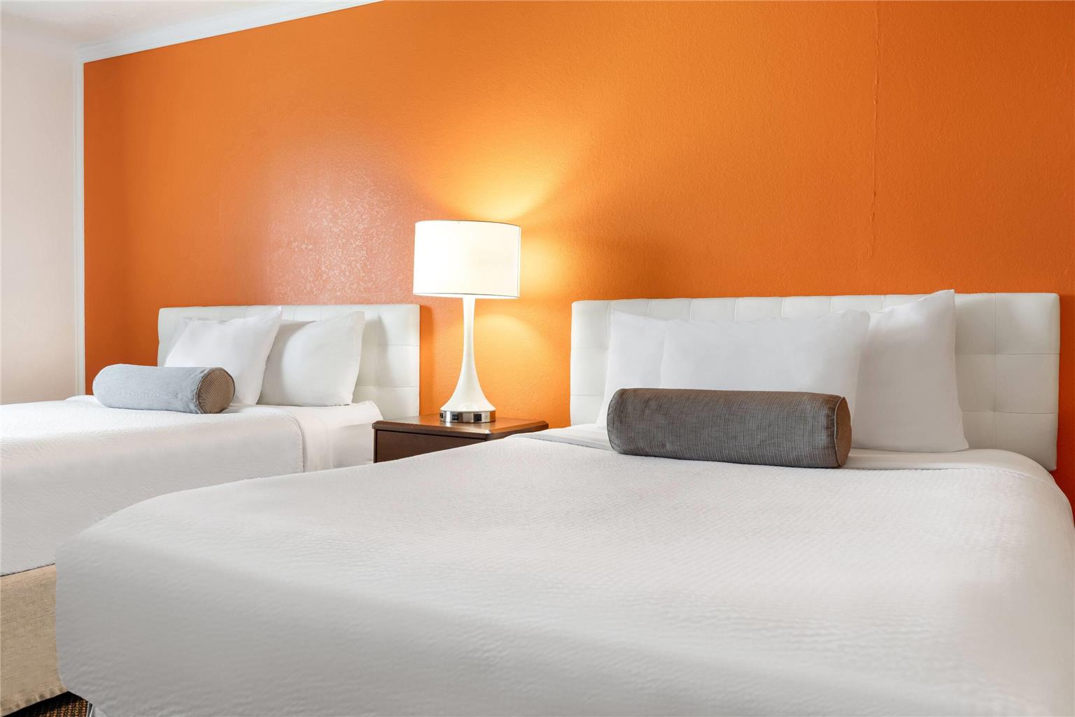 Howard Johnson Hotel & Suites by Wyndham Oacoma - photo 23