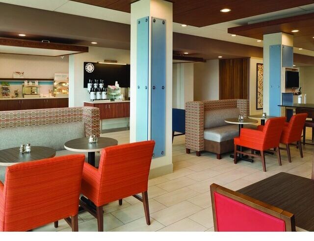 Holiday Inn Express and Suites North Brunswick by IHG - photo 4