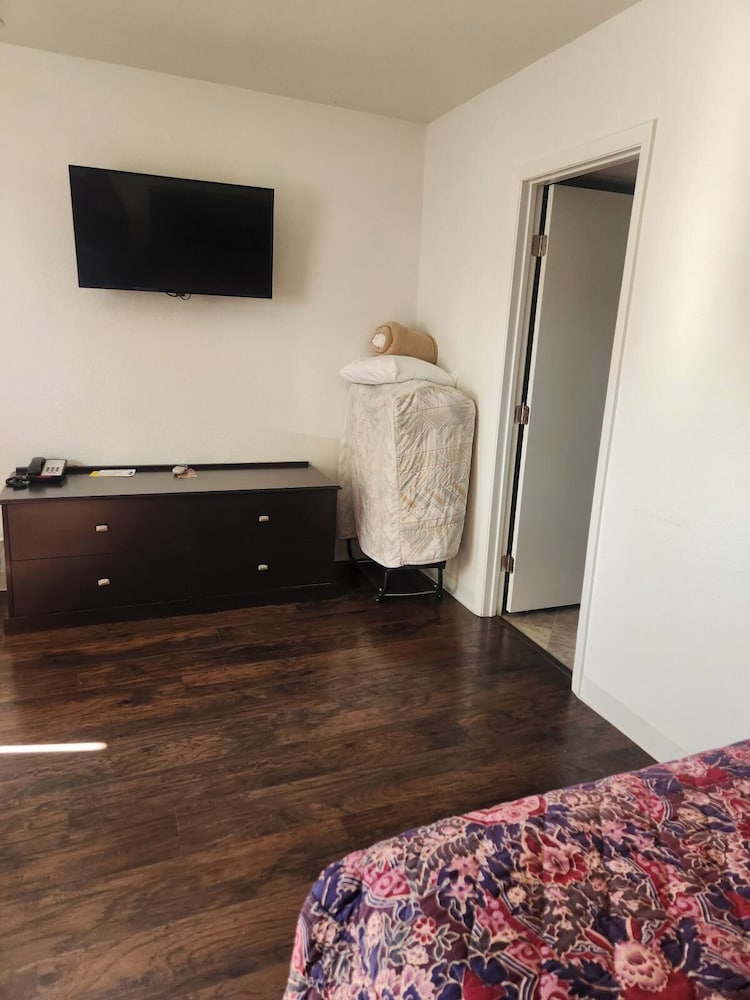 The View Motel - photo 14