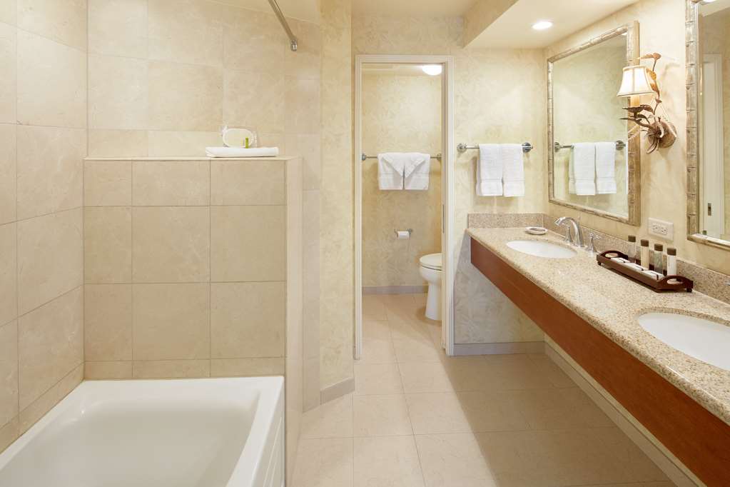Outrigger Waikiki Beach Resort - photo 128