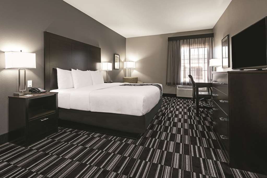 La Quinta Inn & Suites by Wyndham Fort Worth West I 30 - photo 13