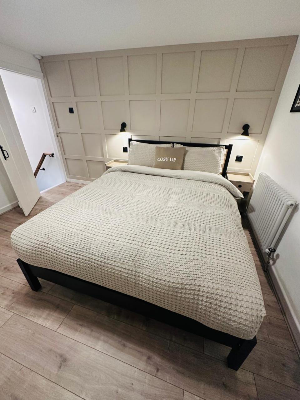 The Nook Cottage Parkgate Wirral — 4-Star Luxury Hotel in Neston, United Kingdom