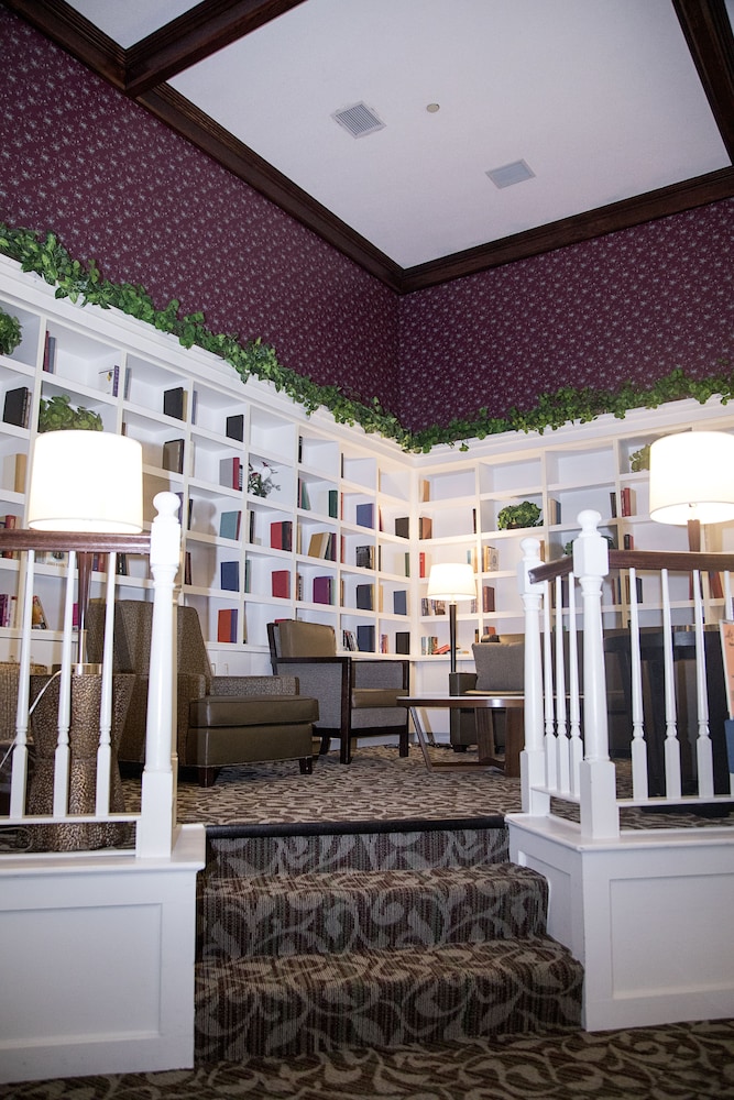 Grand Hinckley Inn - photo 2